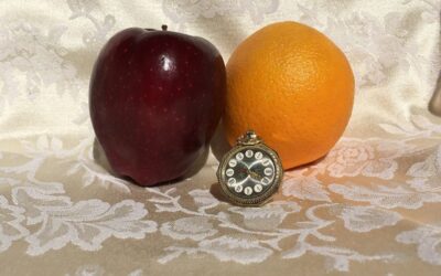 An apple, an orange and a flea market