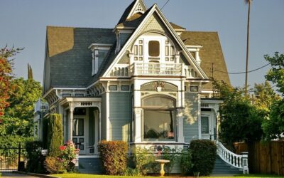 The Challenges of Repairing and Replacing Vintage Homes